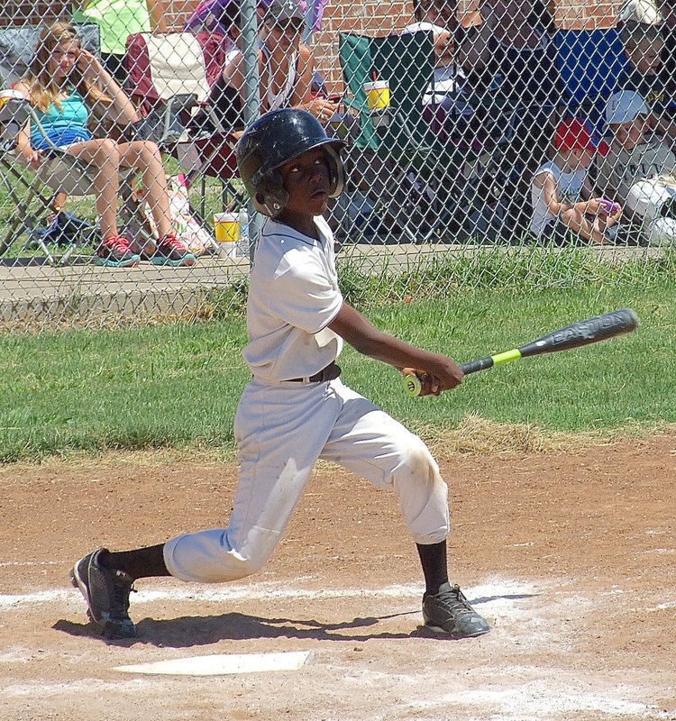 Image: A solo homerun by Italy White’s John Hall(9).