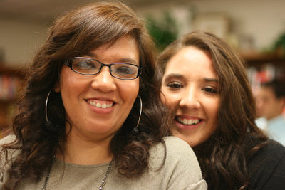 Image: Beautiful Tina Richards and daughter, Alyssa, have a chance for a photo.