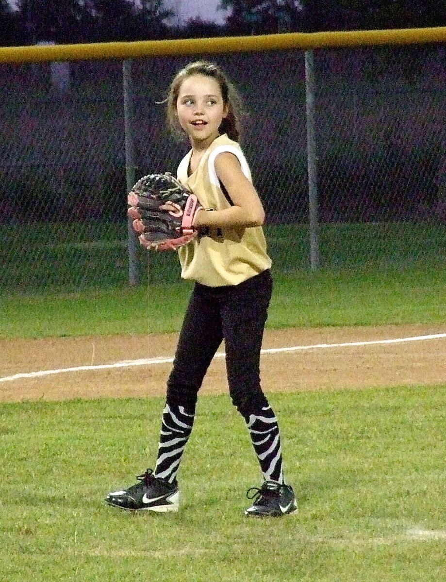 Image: Italy pitcher, Emily Janek is having a fun time duking it out for the top prize against Waxahahachie.