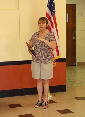Image: Mrs. Margie Davis gives her farewell speech by stating she will always be passionate about the Italy ISD but is also ready to enjoy retirement.