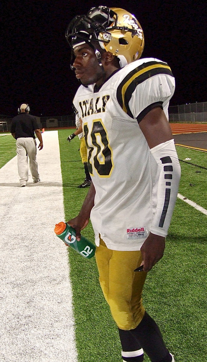 Image: TaMarcus Sheppard(10) hydrates during the second half.