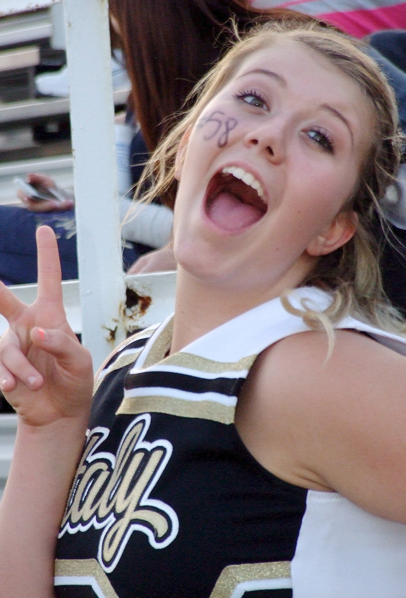 Image: Italy JH Cheerleader Syndey Weeks cheers on her guys!