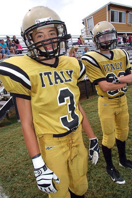 Image: Dylan McCasland(3) and Hunter Ballard(30) are ready for some football fun.