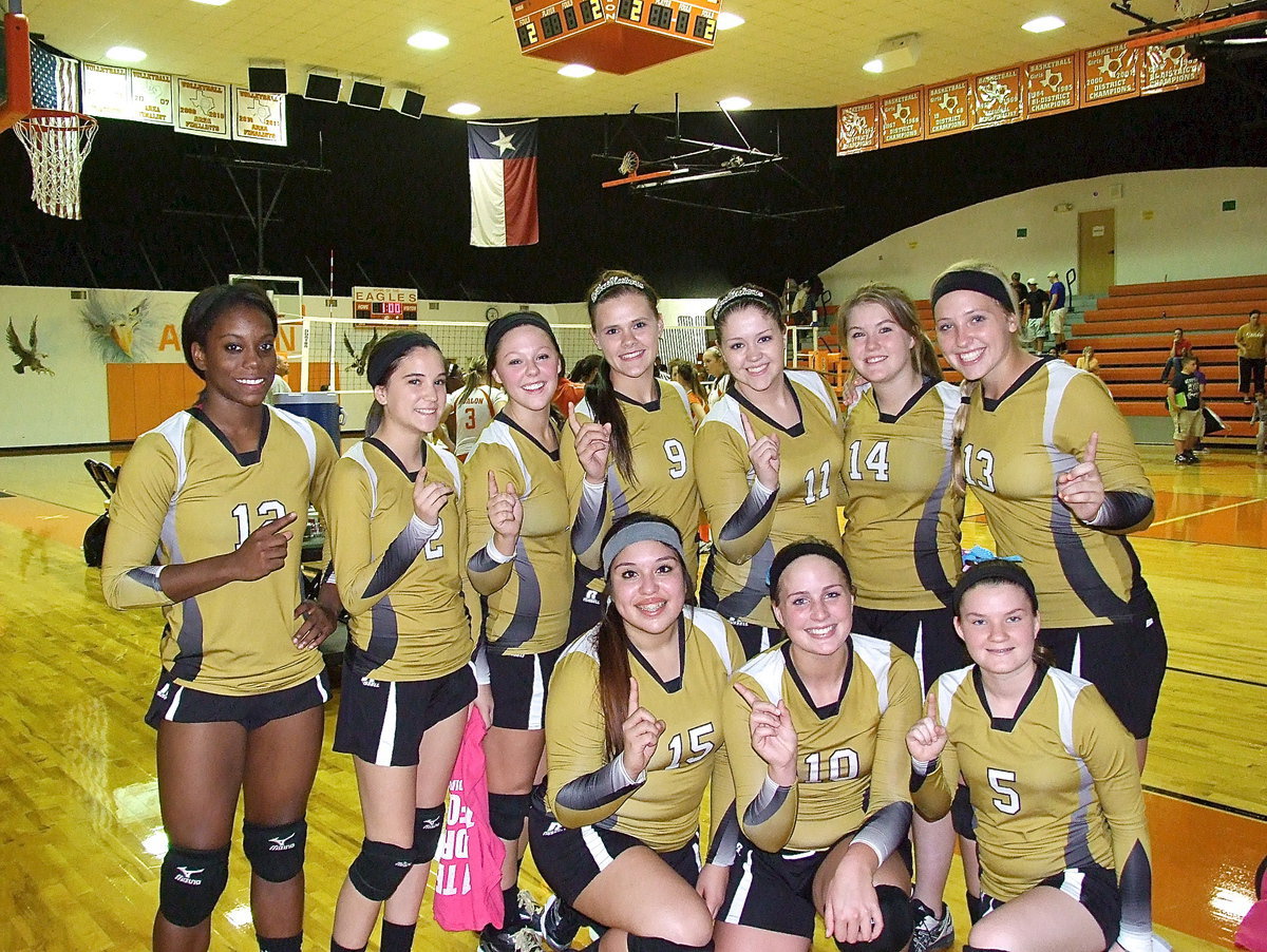 Image: Your Lady Gladiators! (Back row L-R) Kortnei Johnson(12), Cassidy Childers(2), Bailey Eubank(1), Lillie Perry(9), Paige Westbrook(11), Taylor Turner(14) and Jaclynn Lewis(13). (Front row L-R) Monserrat Figueroa(15), Madison Washington(10) and Tara Wallis(5).