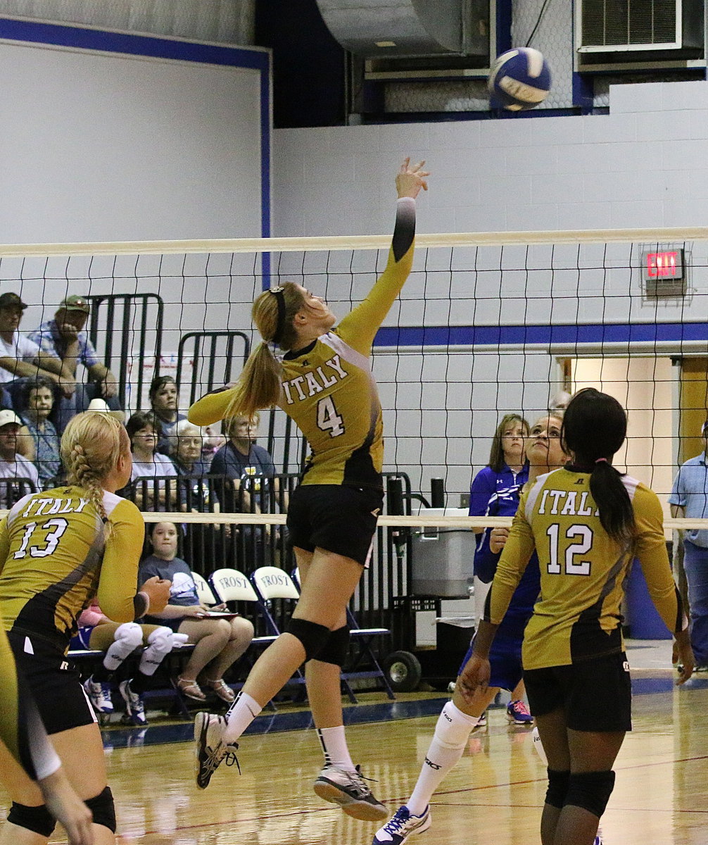 Image: Lady Gladiator sophomore, Halee Turner(4), glides in for the point.