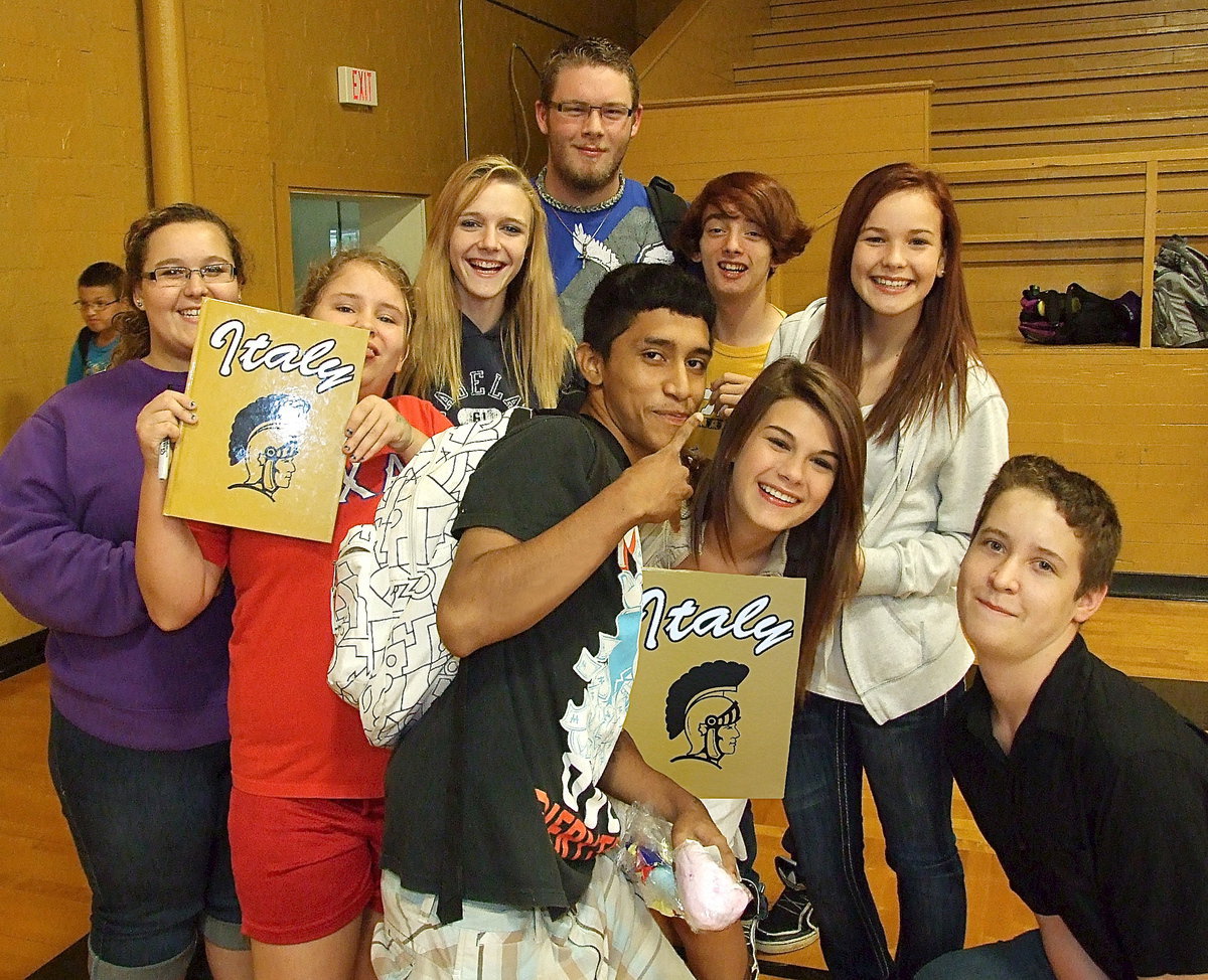 Image: Rebekah Corley, Jill Varner, Kayla Cunningham, Hunter Wood, Ben Latimer and Paige Little.
    (Front row L-R): Jose Marquez, Kristian Weeks and Carl Jaynes, Jr.