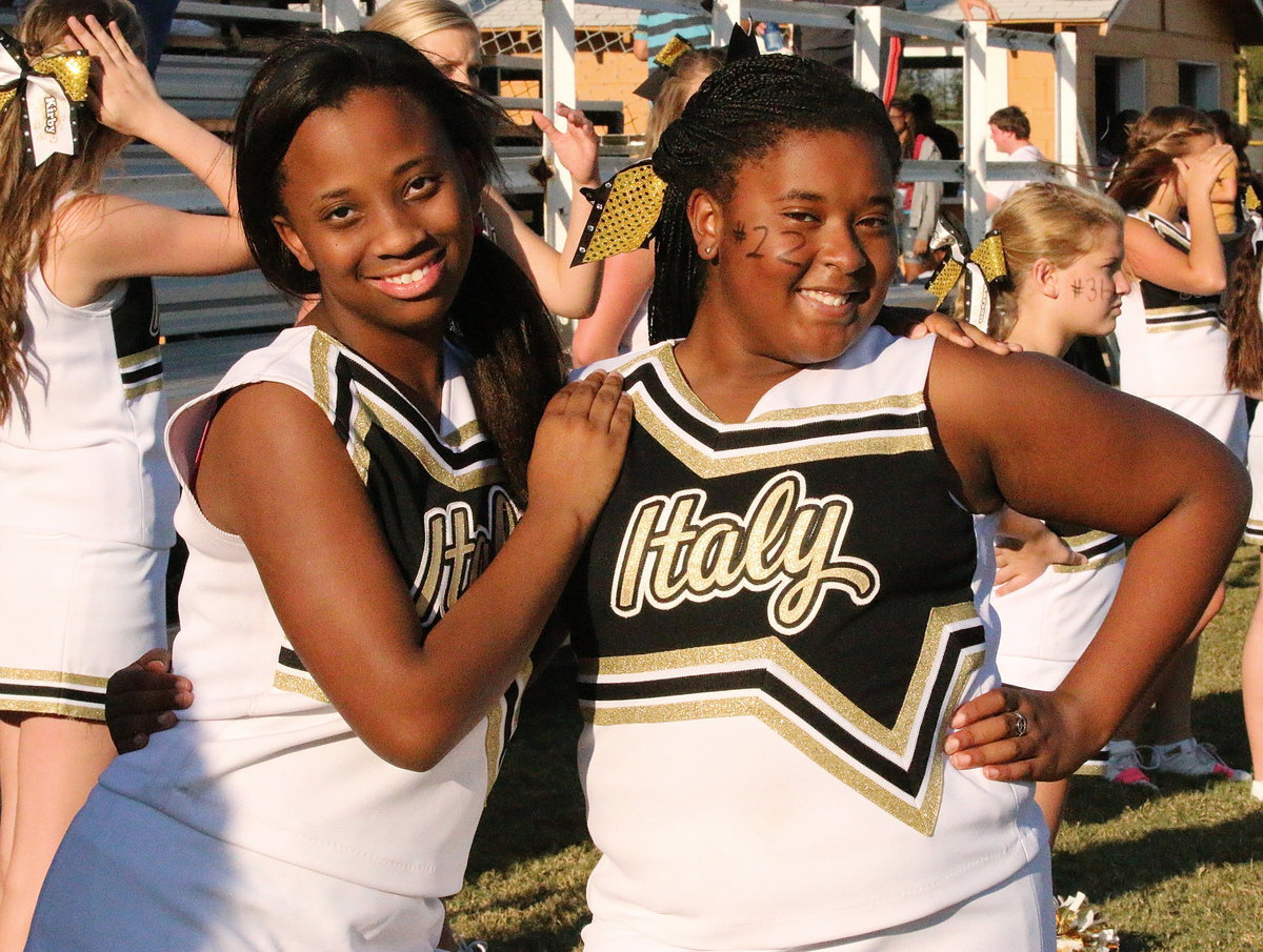 Image: Cheer cousins Keondra Jackson and Jada Jackson.