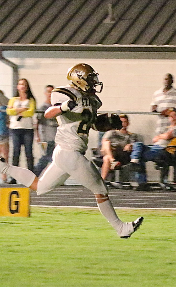 Image: Italy fullback Shad Newman(25) reaches the endzone for the first time as a Gladiator.