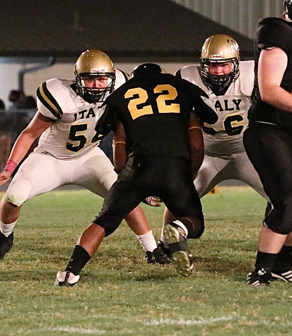 Image: Bailey Walton(54) and John Byers(56) have a Wampus Cat runner in their sights.