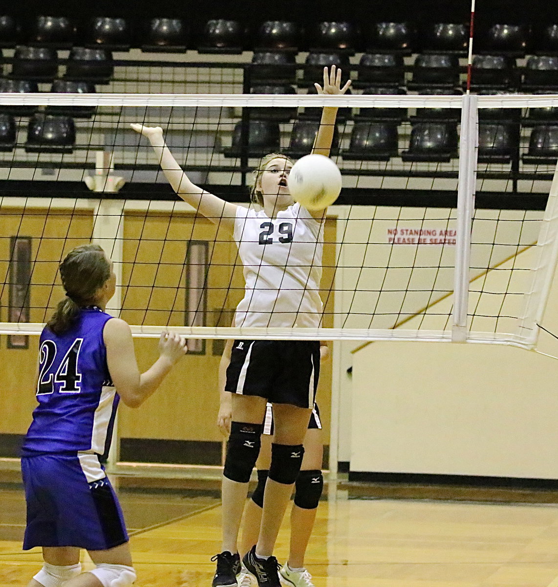 Image: Grace Haight(29) scores a point for Italy to help the A-team rally back for a 3rd set win.