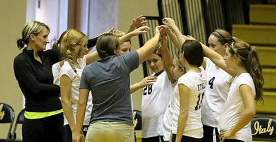 Image: Coaches Holly Bradley and Morgan Mathews break the huddle with Italy’s B-team players.