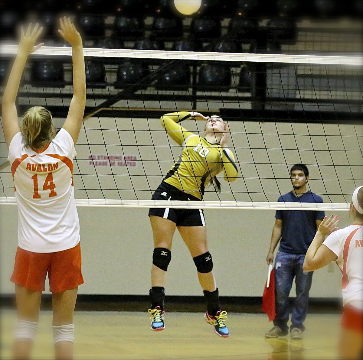 Image: Madison Washington(10) uses her jumping ability to score from anywhere on the court.