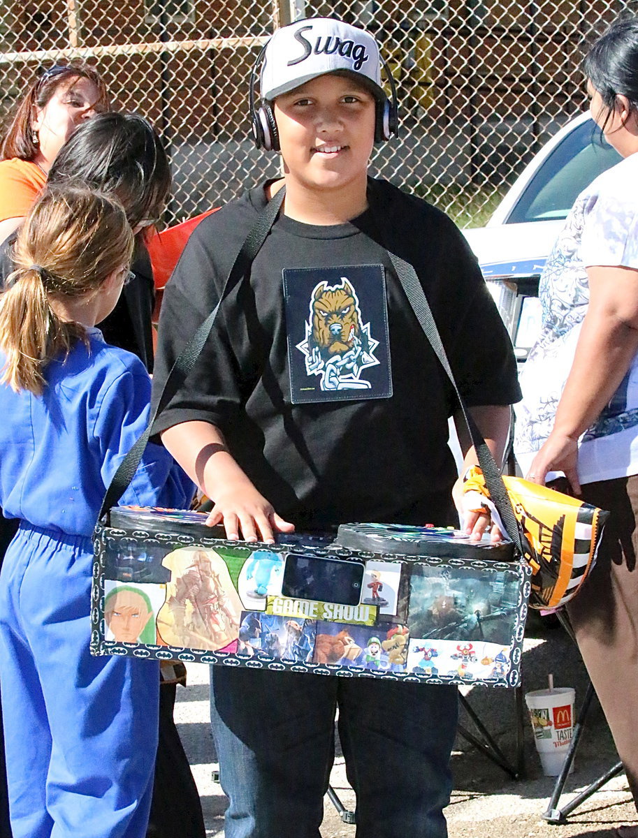 Image: Evan Cunningham has Halloween swag as a rap DJ.