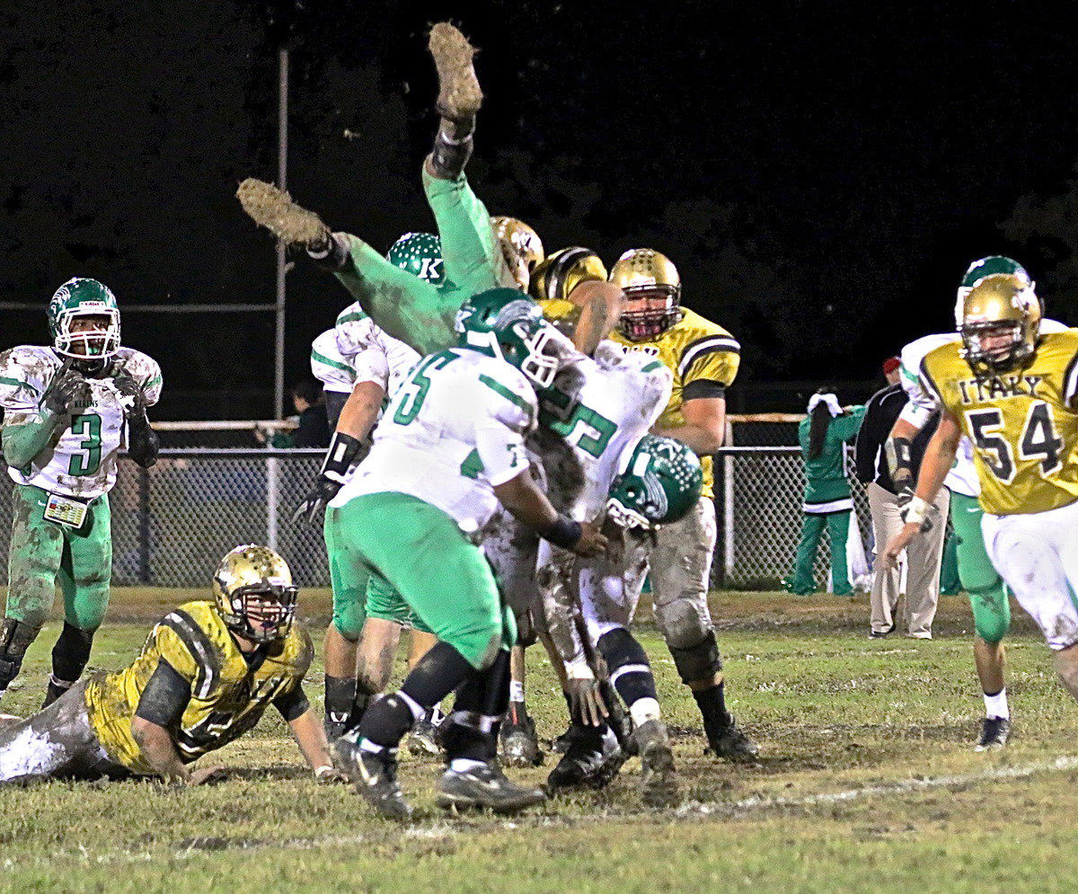 Image: Coby Bland(40), helps turn any district championship hopes of Kerens’ upside down.