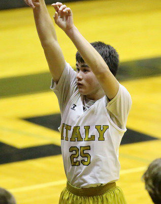 Image: Kyle Tindol(25) tries his luck at a free-throw.