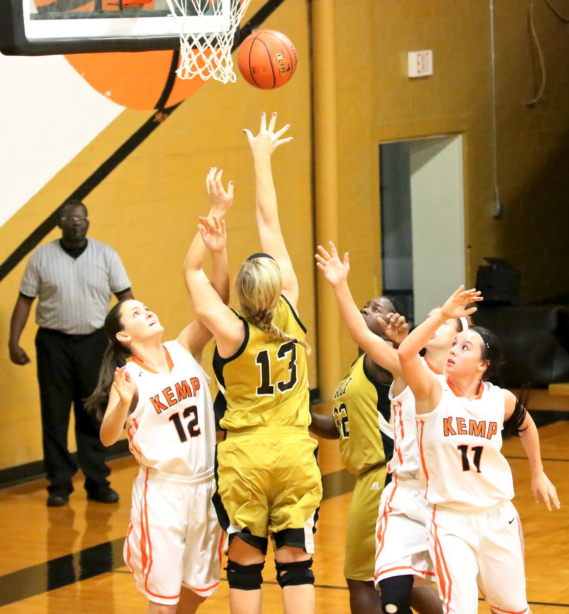 Image: Lady Gladiator Jaclynn Lewis(13) scores inside.