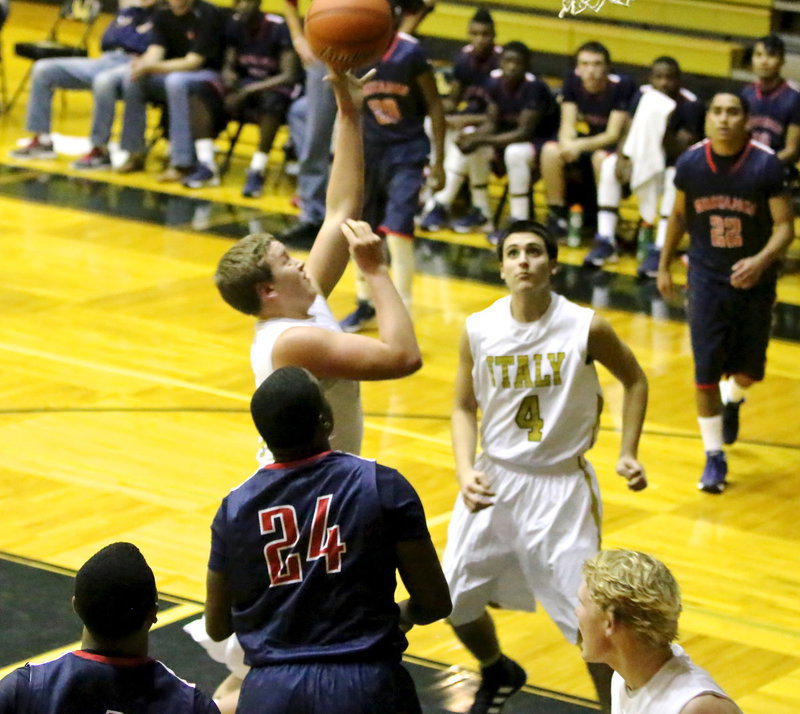 Image: Bailey Walton(3) is crafty inside to score a basket.