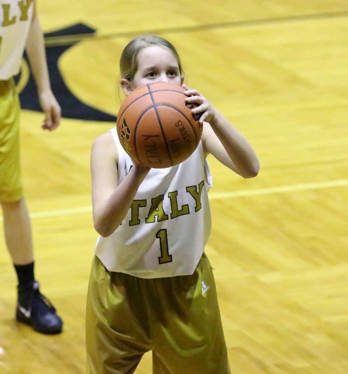 Image: Karley Nelson(1) goes 1-of-2 from the line in the final minutes.