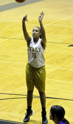 Image: Emmy Cunningham(15) makes 2 free-throws to begin the scoring for Italy’s 8th grade.