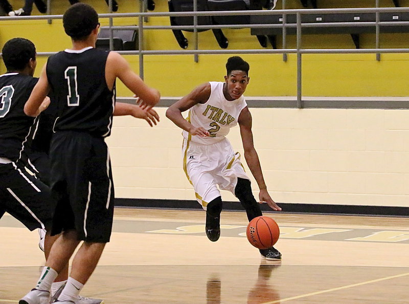 Image: Trevon Robertson(2) makes a baseline move.