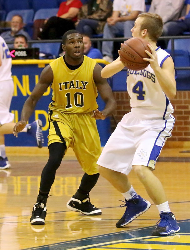 Image: TaMarcus Sheppard(10) makes his first basketball appearance for the Gladiators this season. Sheppard was still favoring a sprained ankle during a brief stint in the first-half but warmed up late in the second-half to help ignite a flurry of points for an Italy comeback effort.