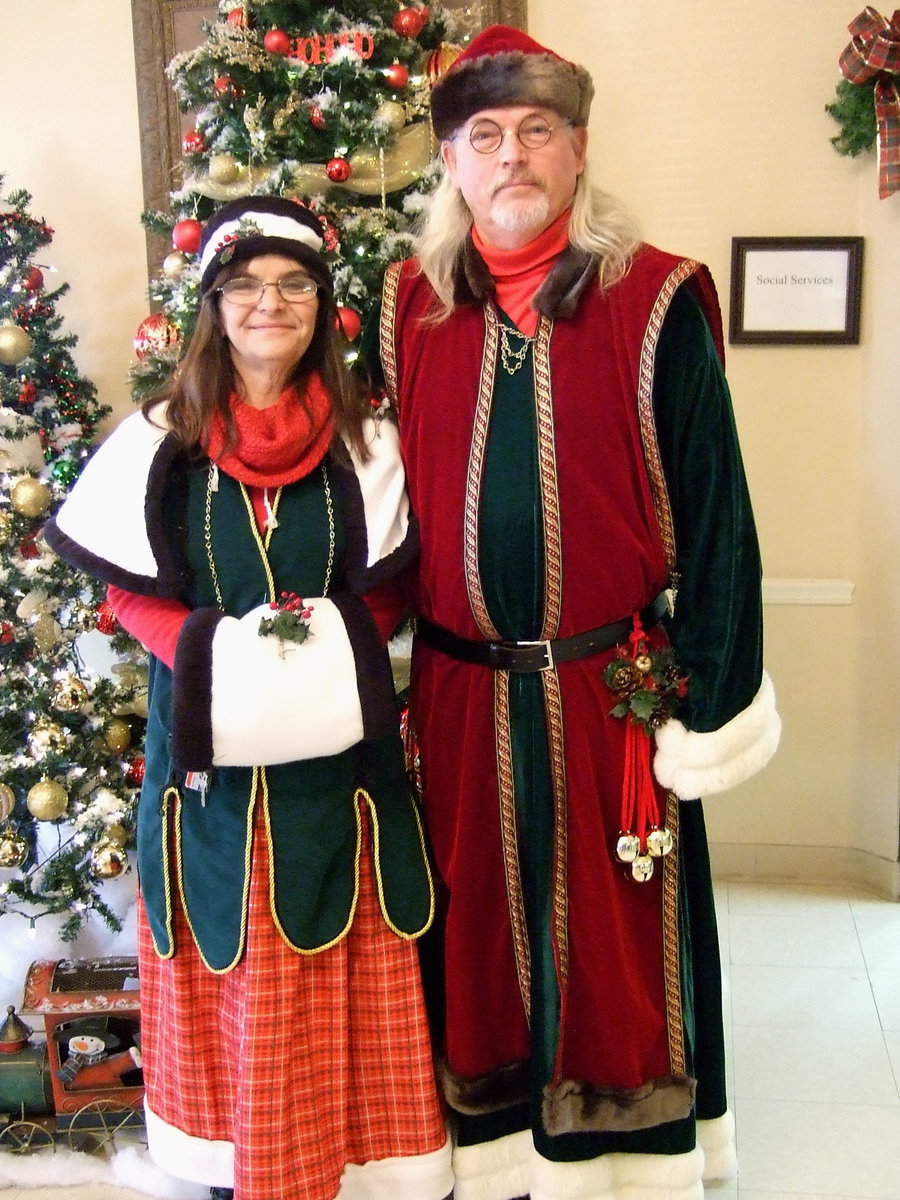 Image: Jay Paul and Mary Howe are volunteers from the Waxahachie Senior Citizens Center. They came bearing gifts.