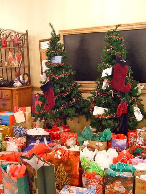 Image: Look at all those presents!