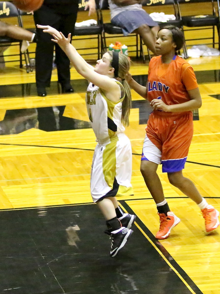 Image: Tara Wallis(4) pulls up to take a jumper off the dead run.