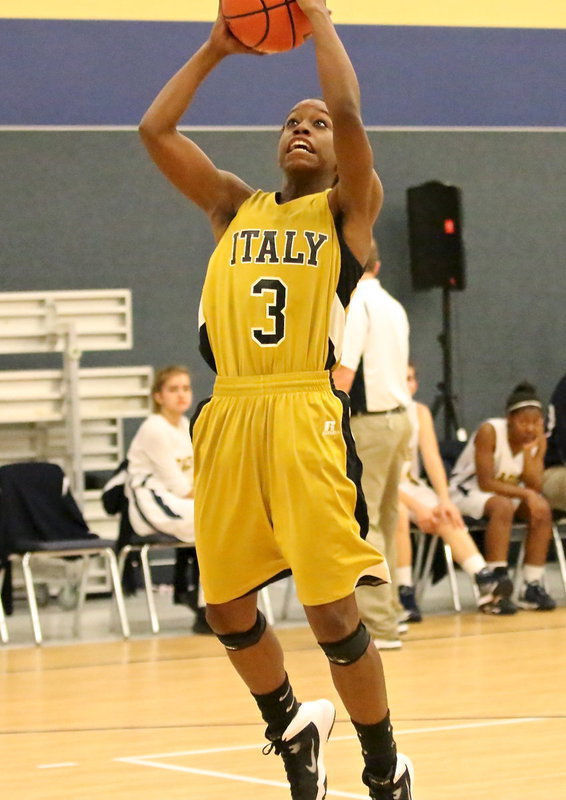 Image: Kortnei Johnson(3) lays in 2 of her 24-points against Grand Prairie.