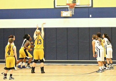 Image: Italy’s Jaclynn Lewis(13) goes 3-of-3 from the line against the Lady Eagles.