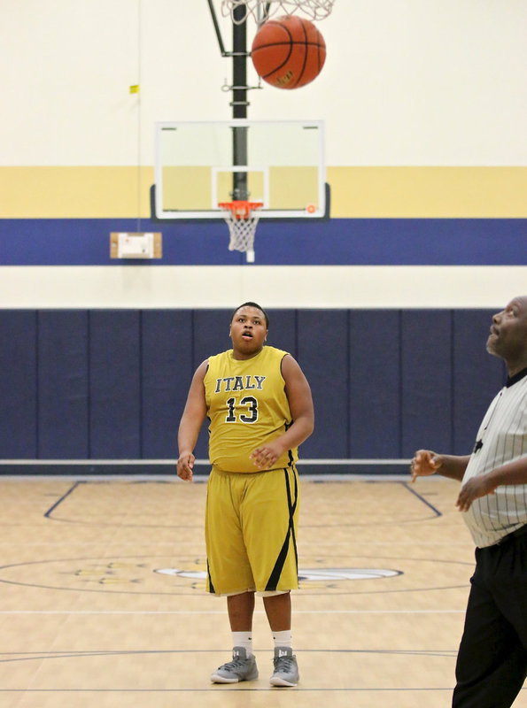 Image: Darol Mayberry(13) goes 4-of-4 from the line and finished with 6-points against the Eagles.