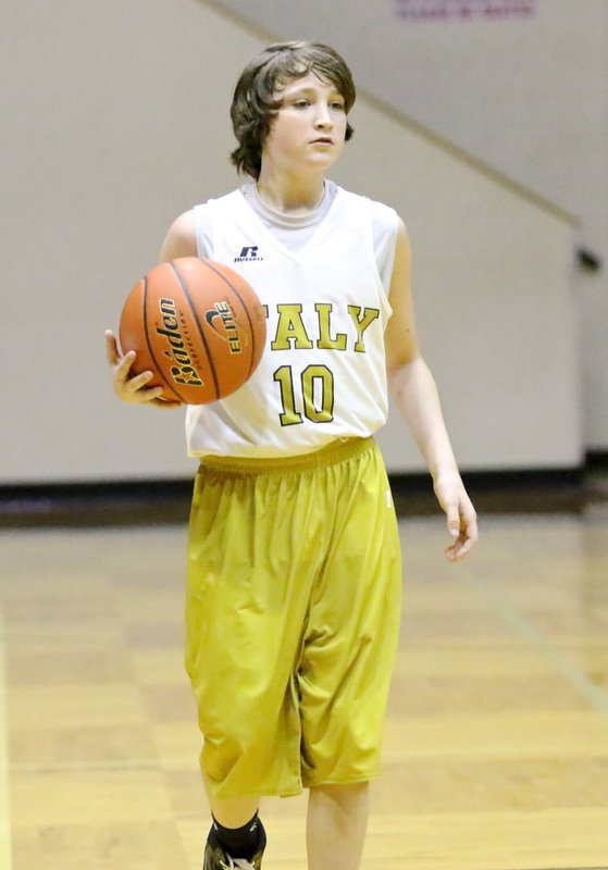 Image: Point guard Ryder Itson(10) brings the ball up the court and looks for a weakness in Marlin’s defense.