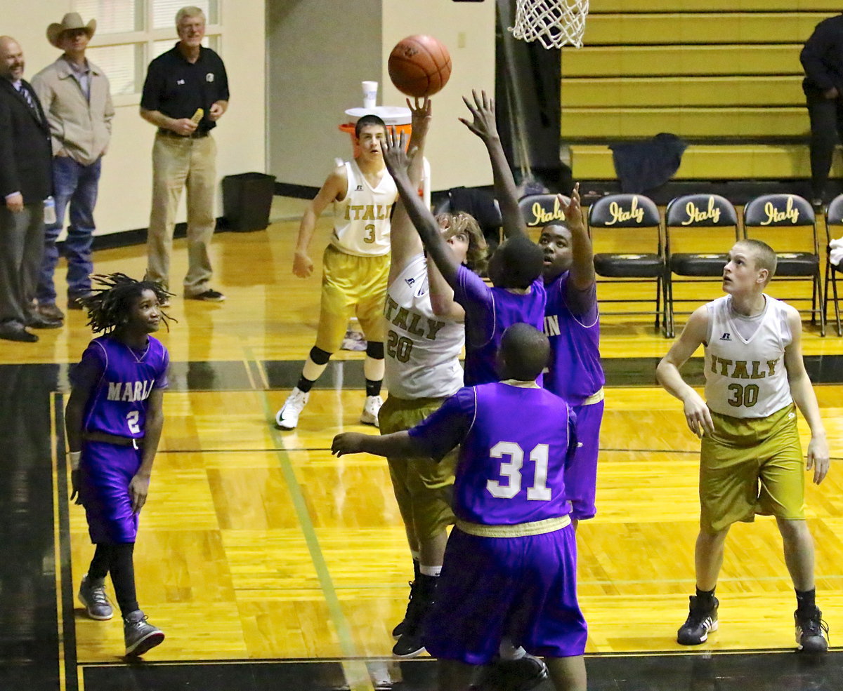 Image: Cade Roberts(20) puts up a shot inside.