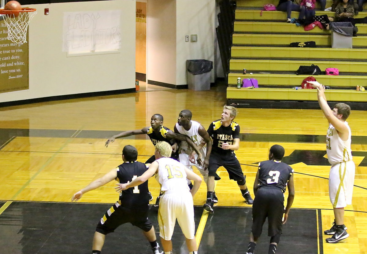 Image: Center Zain Byers(21) goes a perfect 3-of-3 from the stripe against the Cats.