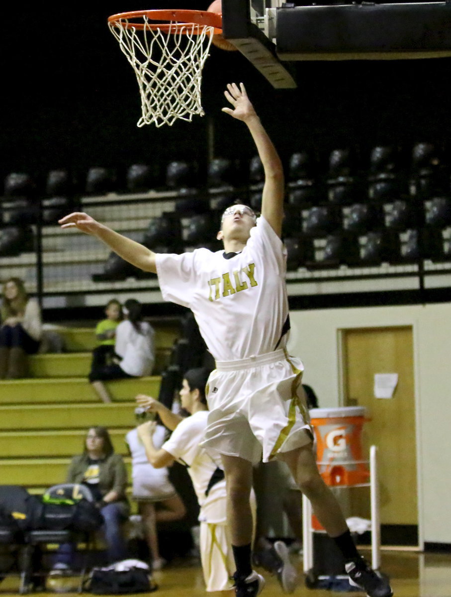 Image: Gladiator Ryan Connor(1) is ready for the Wampus Cats.