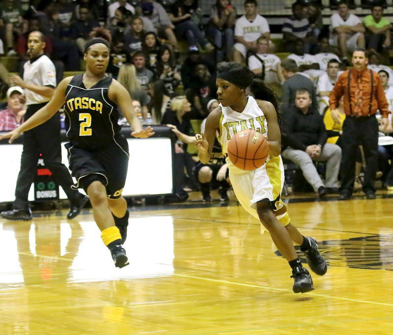 Image: Senior guard, Kendra Copeland(10), returns from injury to help propel the Lady Gladiators past Itasca in a district battle.