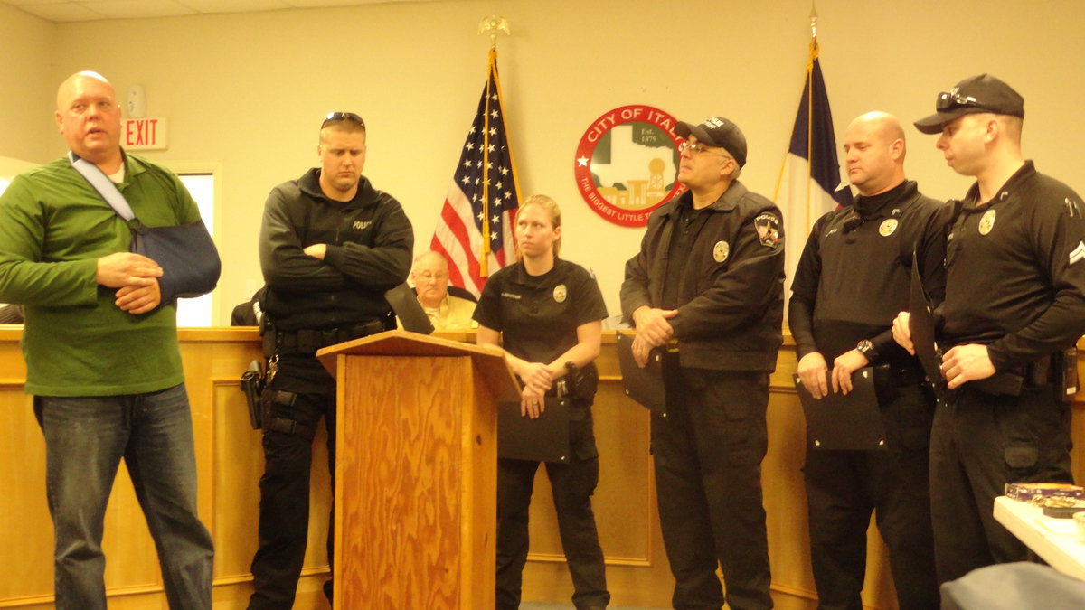 Image: Italy police officers awarded for service above and beyond. Those pictured here include: Chief of Police Diron Hill, Mike Richardson, Shelbee Richardson, Mike Stevens, Shawn Martin and Daniel Pitts.