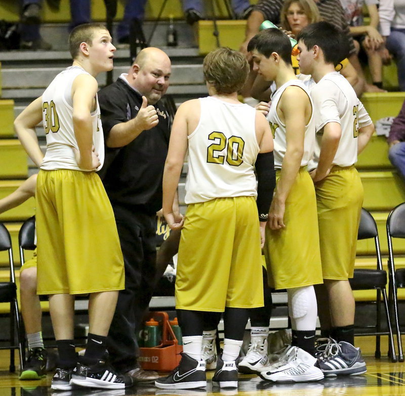 Image: Italy 8th grade head basketball coach, Wayne Rowe, gives italy.neotrib.com a thumbs up. OK, not really. At least I got to plug the Italy Neotribune.