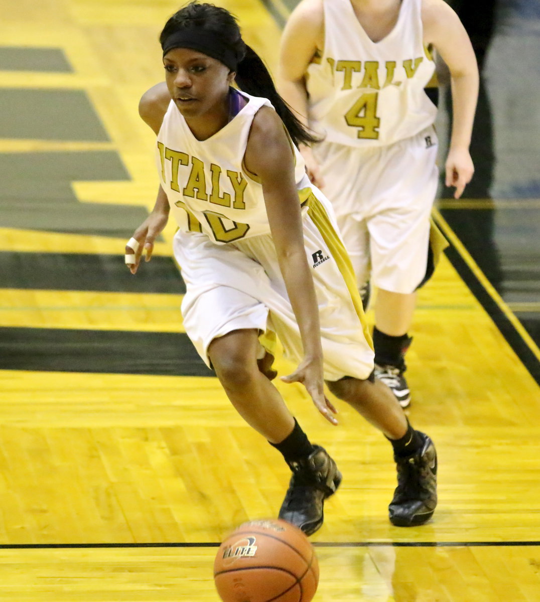 Image: Senior guard, Kendra Copeland(10) flourishes in her second game back from injury with 14-points to help lead the Italy Lady Gladiators to a 60-36 district win over Dallas gateway.