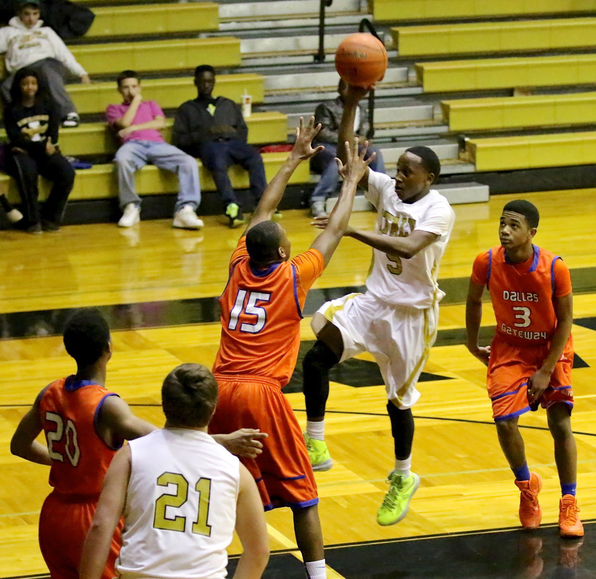 Image: Kevin Johnson(5) shoots his patented floater over the Gator defense.