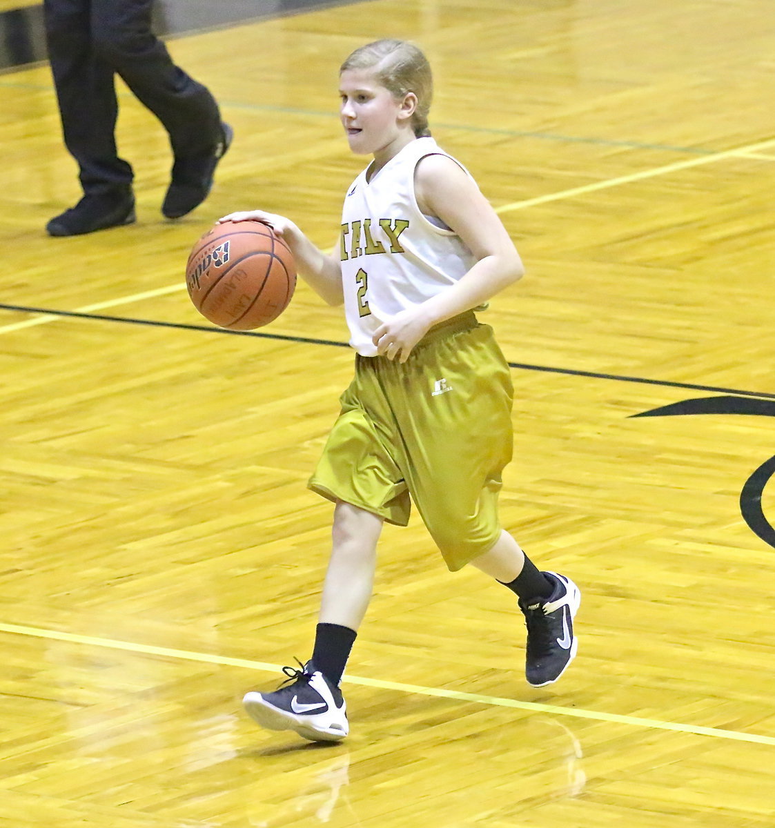 Image: Karson Holley(2) was flawless as the 7th grade point guard for Italy.