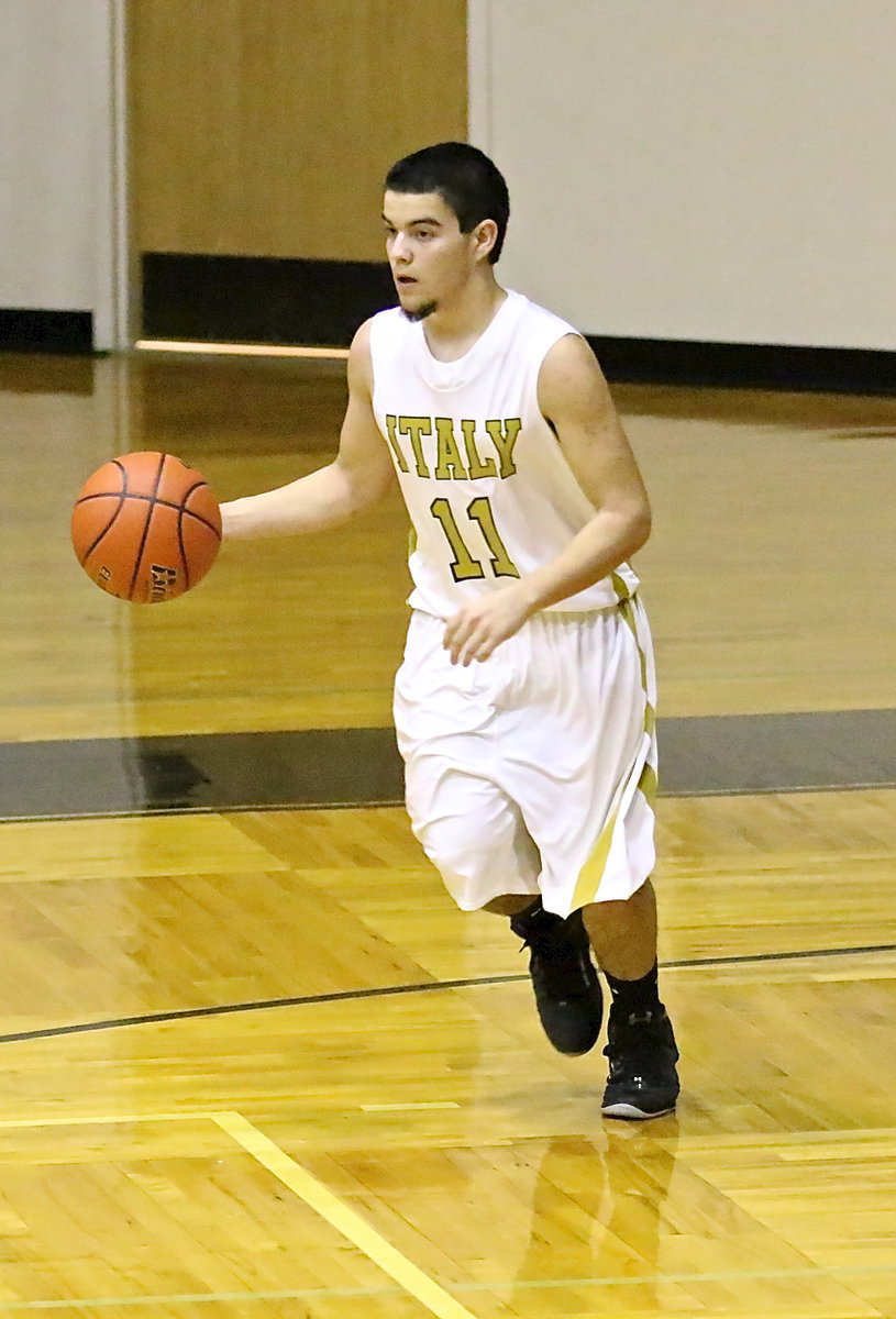 Image: Senior Gladiator Tyler Anderson(11) will help lead Italy into battle against Itasca.