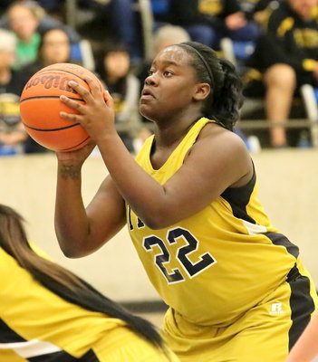 Image: Lady Gladiator Taleyia Wilson(22) goes 2-out of-4 from the line against Era.