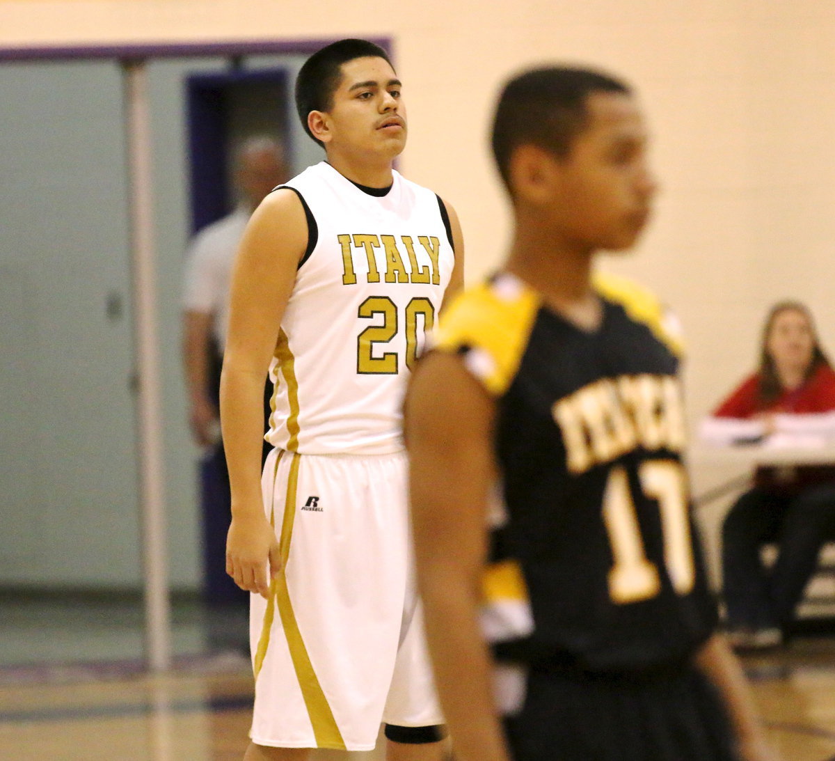 Image: Freshman David De La Hoya(20) Checks in to the game for the Gladiators.