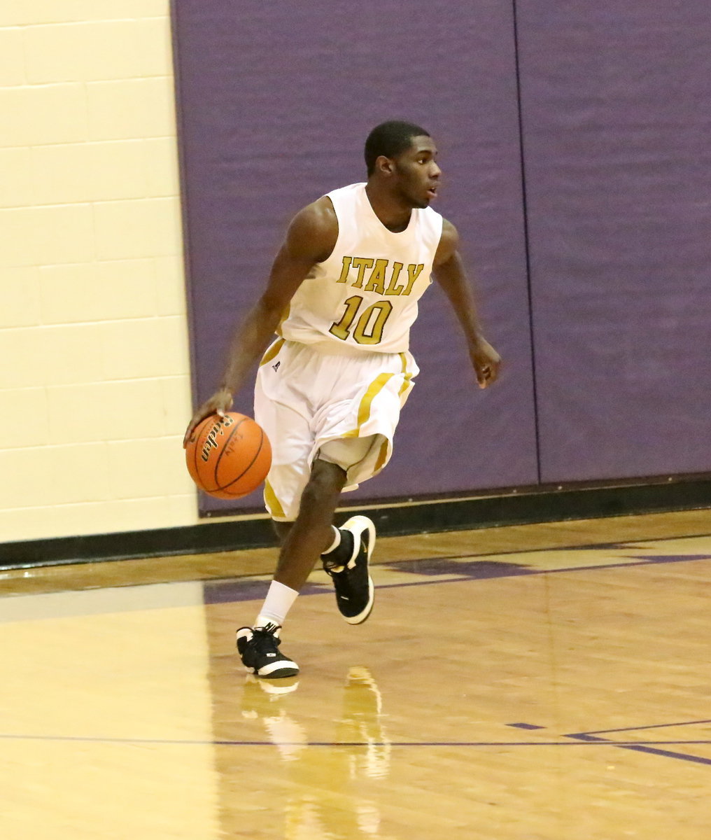 Image: TaMarcus Sheppard(10) gets a rebound and then turns to start the Gladiator offense.