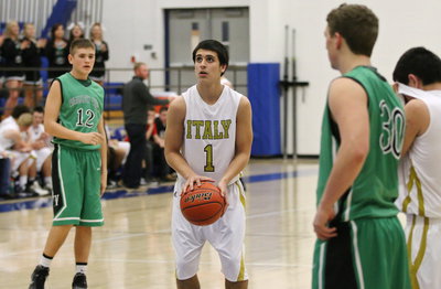 Image: Italy’s Mason Womack(1) puts in 1-of-4 foul shots versus Valley View.