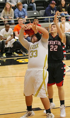 Image: Senior Gladiator Kevin Roldan(33) is forced to fight for a rebound.