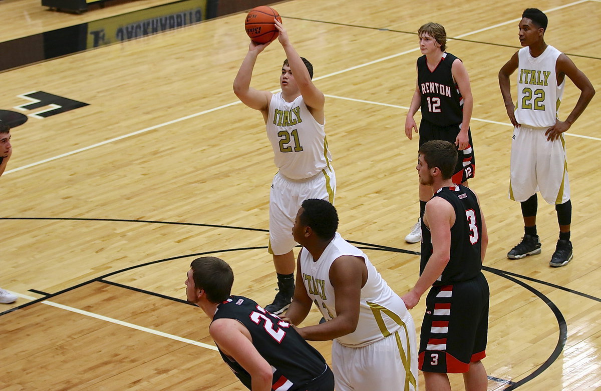 Image: Senior Gladiator Zain Byers(21) attempts free-throws in the second half.