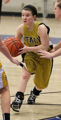 Image: Italy’s Tara Wallis(4) received 2nd Team All-District honors for the 2013-2014 Lady Gladiator basketball season.