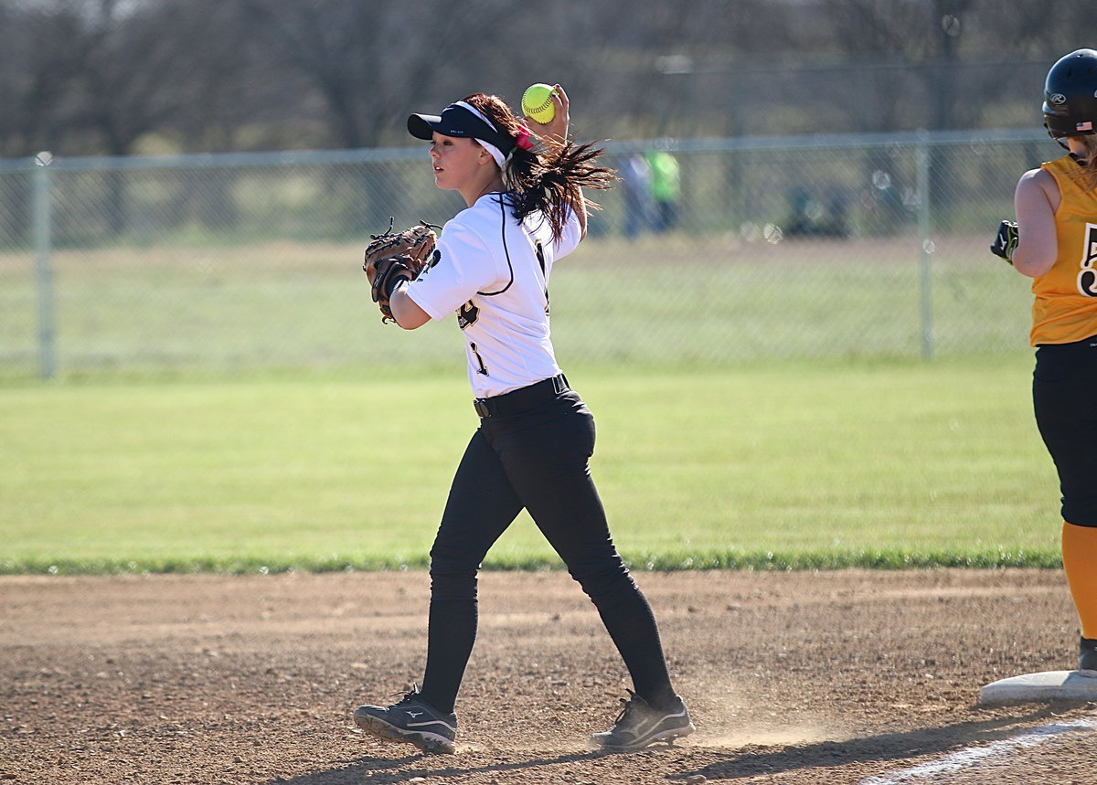 Image: Bailey Eubank(1) makes the catch for an out at first-base.